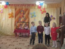 Поздравляем мам и бабушек